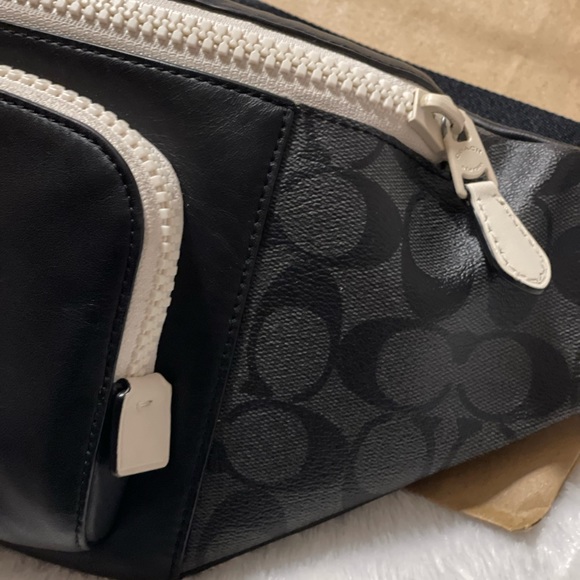 NWOT Mens Coach Belt bag in black, gray, & white - Picture 3 of 7